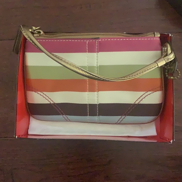 Coach Wristlet - Picture 3 of 8